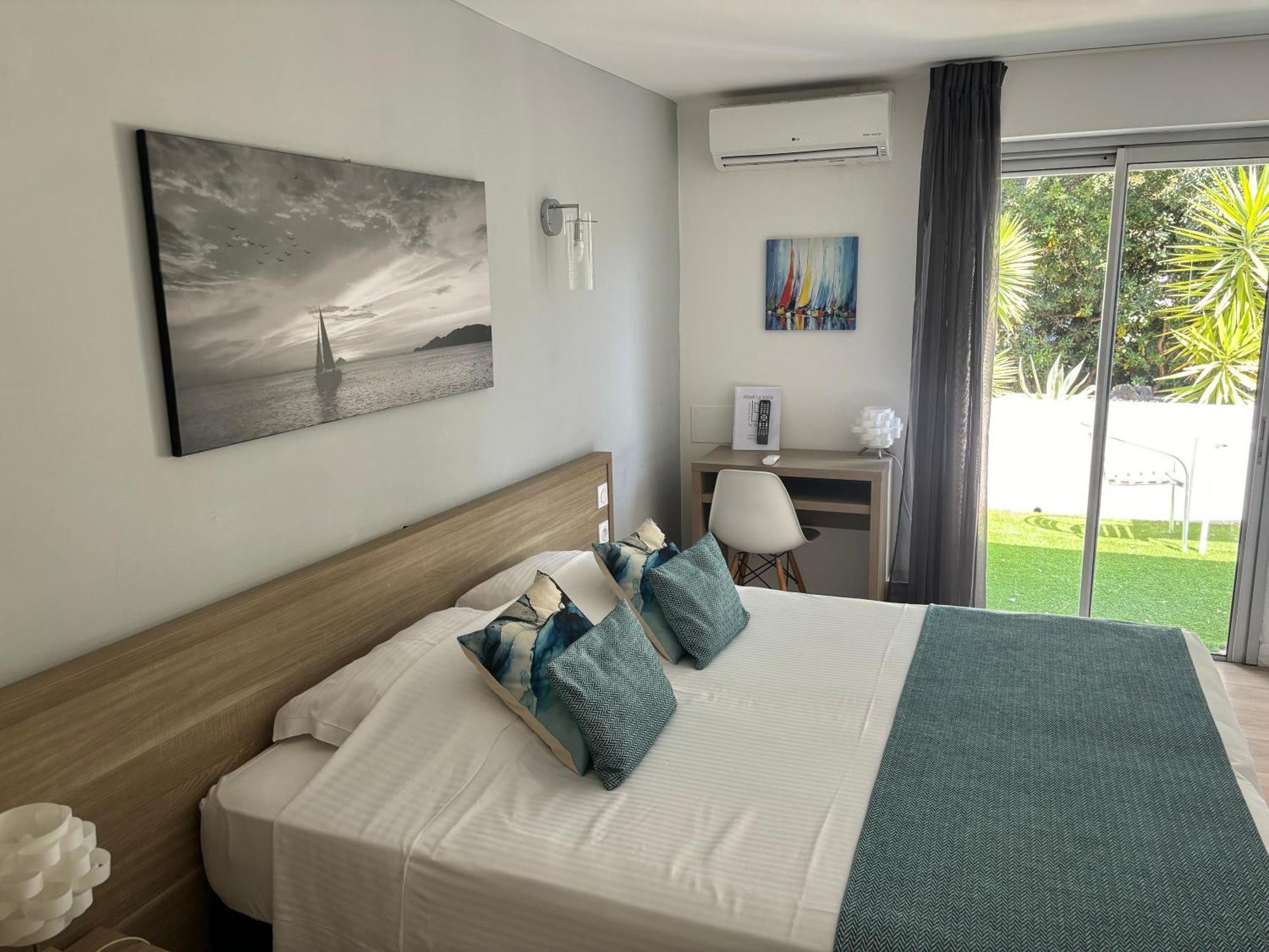 בורם-לה-מימוזה Hotel La Voile מראה חיצוני תמונה
